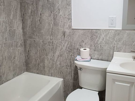 5th image of 722 E 38th St #1