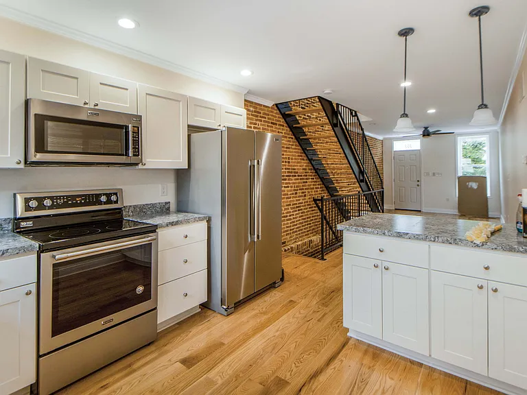 333 S Conkling St #A — Photo 1