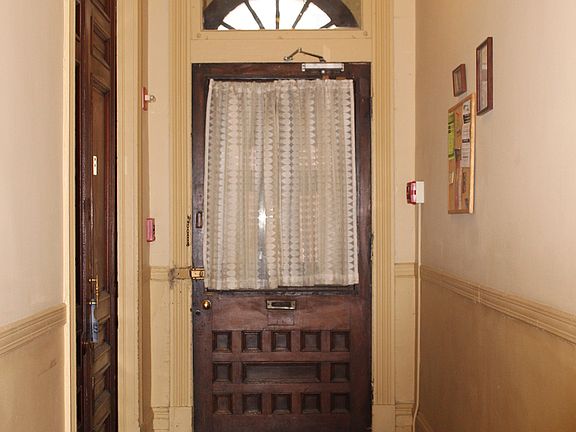 2nd image of 12 E Biddle St APT 3