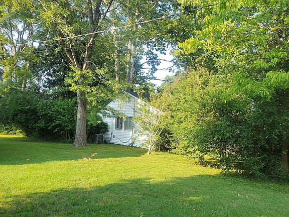 3rd image of 711 Josephine St
