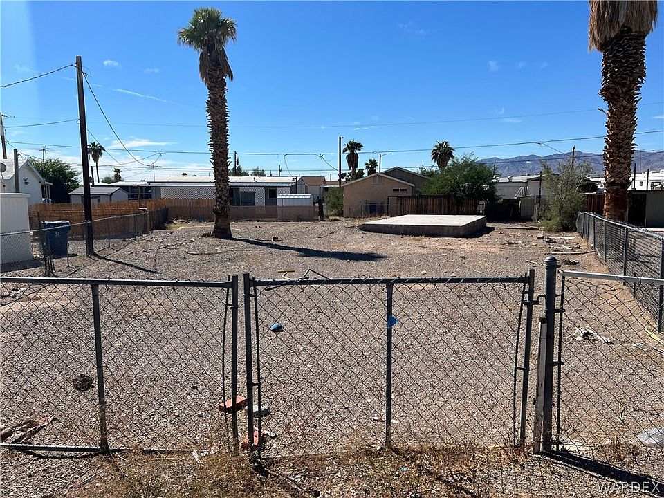 2nd image of 1899 Hualapai Circle