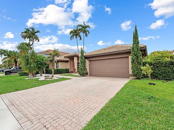 3rd image of 1123 NW 195th Avenue