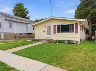 924 Fuller St, Muscatine, IA 52761