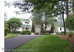 1st image of 411 Windsor Ln