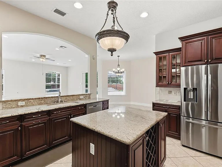 3205 King George Dr — Photo 20