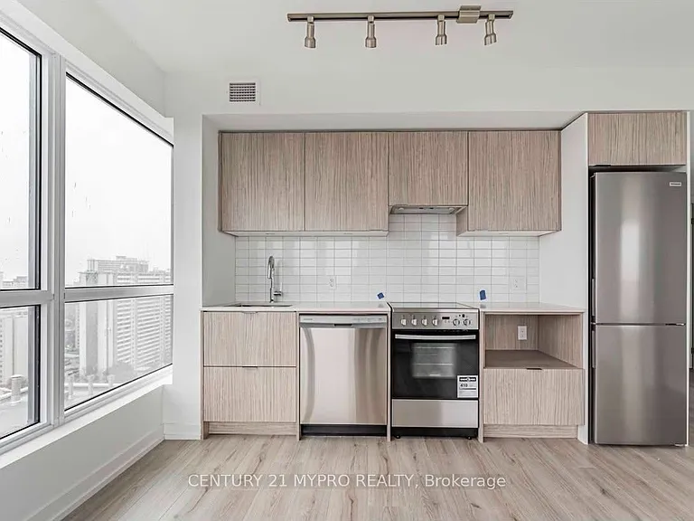 395 Bloor St E #2008 — Photo 7