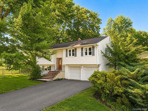 4th image of 132 Hilltop Road