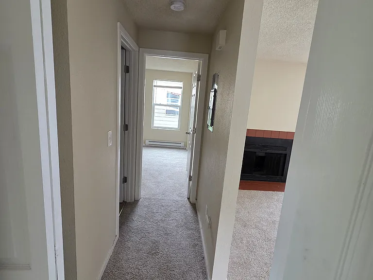 2410 S I St #4 — Photo 9