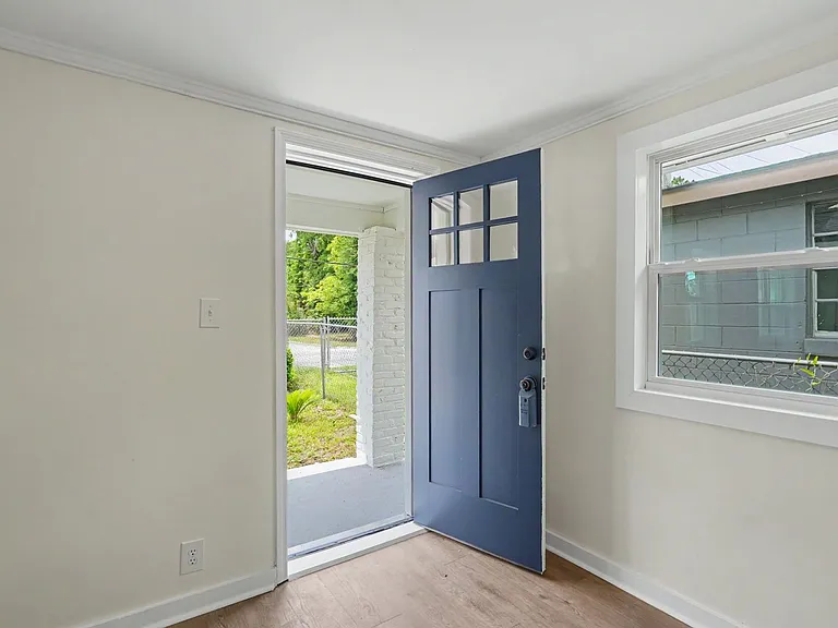 602 Staley Ave — Photo 4