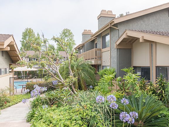 3rd image of 8360 Via Sonoma Unit F