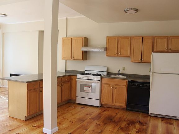 Kitchen with New Stove/ Range