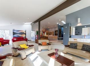 87 Urban Club Rd, Wayne, NJ 07470