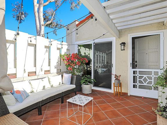 3rd image of 6117 Caminito Baeza