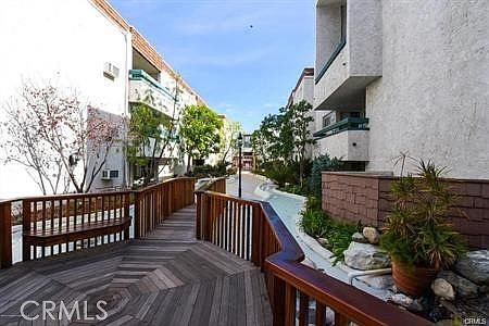 4th image of 360 S Euclid Ave Unit 122