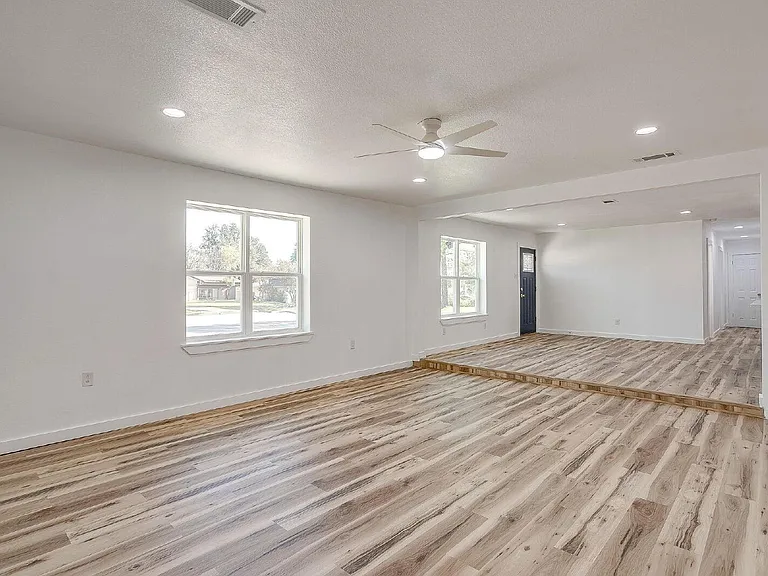 521 Mesquite Ave N — Photo 7