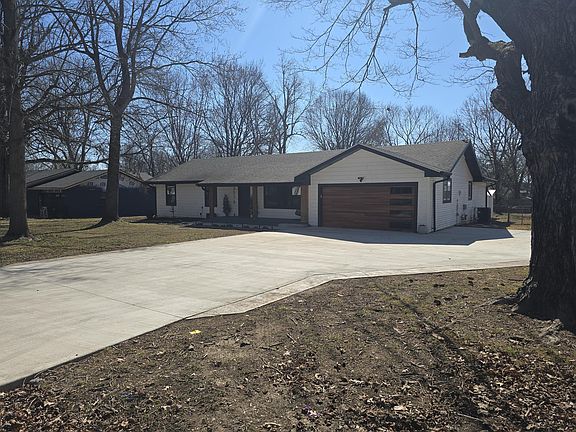 3rd image of 3216 W Ellison Drive