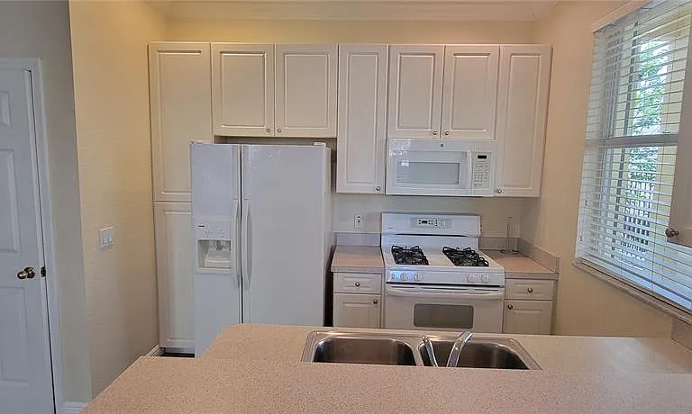 1112 Islamorada Ln — Photo 6
