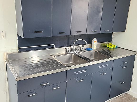 5th image of 39 Prospect St