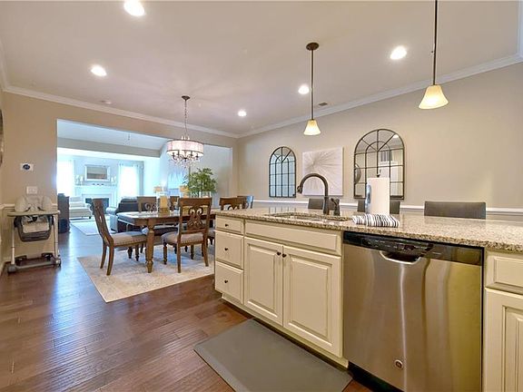 5th image of 2143 Cook Dr