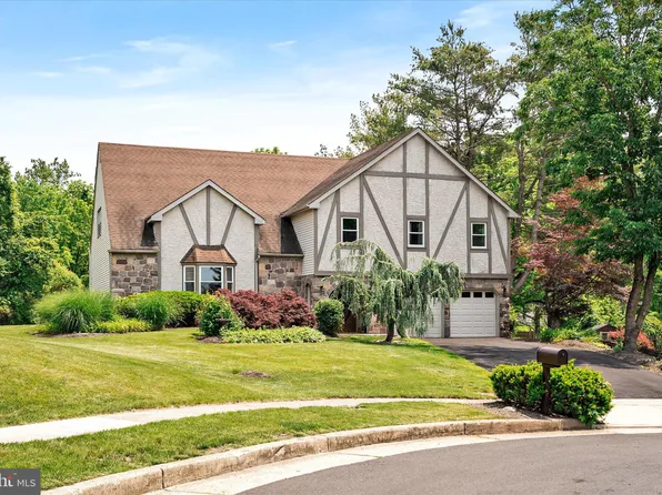 158 Colonial Dr, Newtown, PA 18940