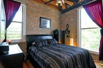 2nd image of 715 N Paulina St #2