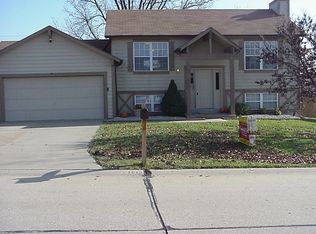 2612 Stillwater Dr, O'Fallon, MO 63368