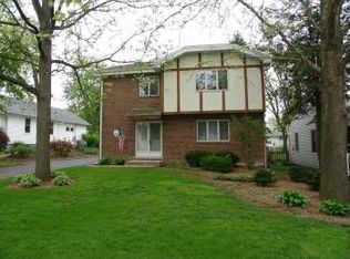 435 S Linden Ave, Westmont, IL