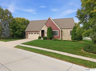 15704 Hartman Ave, Omaha, NE 68116