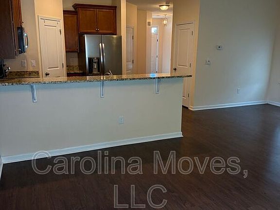 3rd image of 123 Dunnsmore Dr