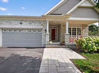 128 Chenoa Way, Ottawa, ON K2J0M2