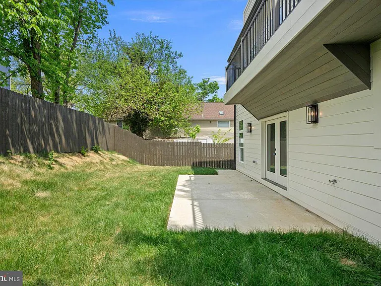2902 Vista St NE — Photo 83