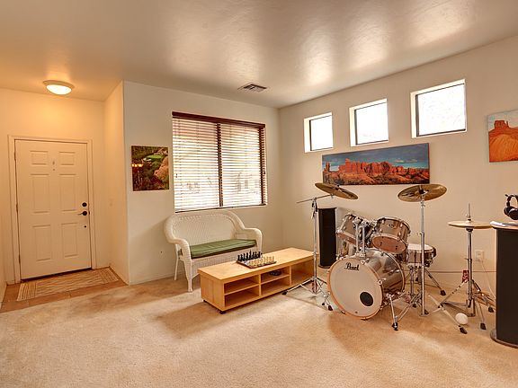 4th image of 514 E Placita Cuesco