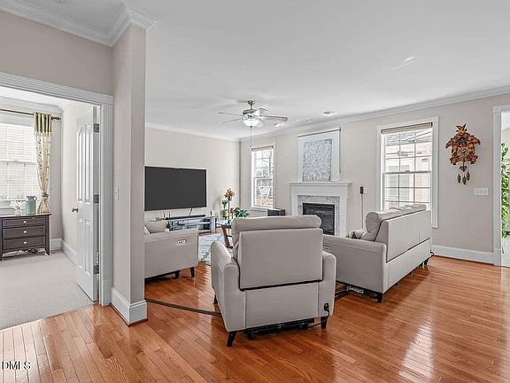 4th image of 614 Gravel Brook Ct