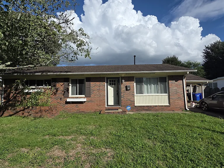 6 Rivercrest Dr — Photo 1