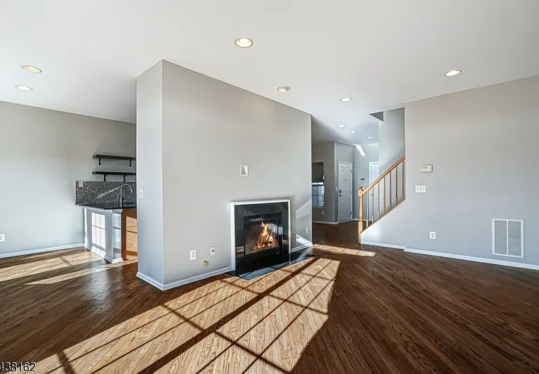 1039 Shadowlawn Dr — Photo 10