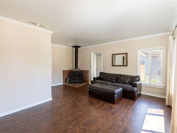 4th image of 23038 Huber Ave