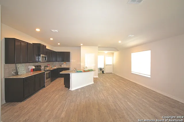 11947 Pearl Jubilee — Photo 10