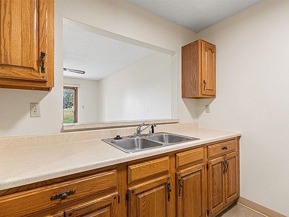5th image of 730 S Market St APT 12