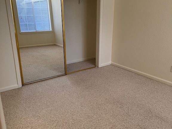 5th image of 4059 Eastwood Village Ln