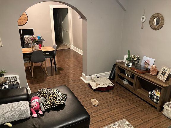 4th image of 1854 N Talman Ave #1