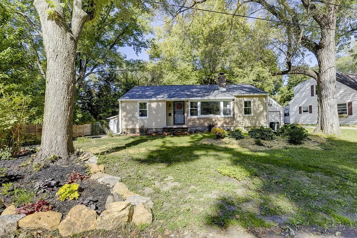 506 Bowman Avenue photo 1