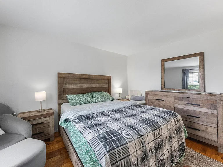 347 Johnston Ave — Photo 11