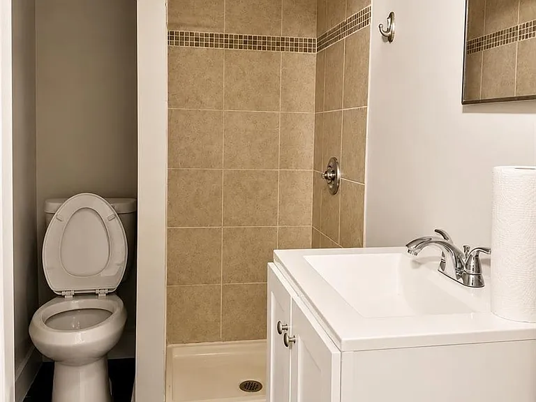 1329 NE 5th Ave #1 — Photo 4