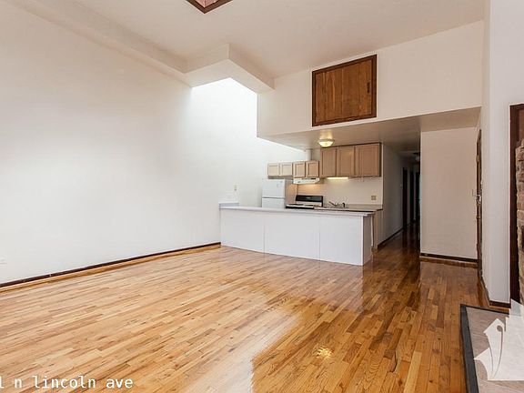 5th image of 2521 N Lincoln Ave #1323