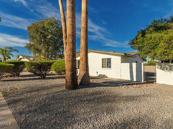 3rd image of 2834 E SHANGRI LA Road