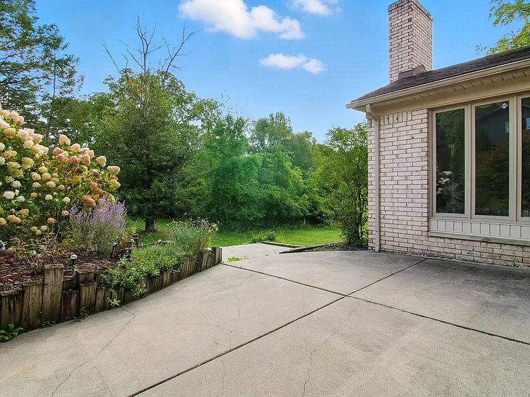 5130 Provincial Dr — Photo 21
