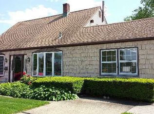 34 Beaver Ln, Levittown, NY 11756