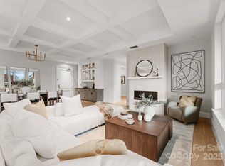 130 Cherokee Rd #404, Charlotte, NC 28207