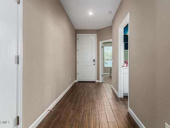 5th image of 2359 N WRIGLEY Drive
