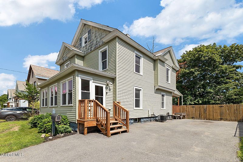 4th image of 17 Kenworthy Avenue